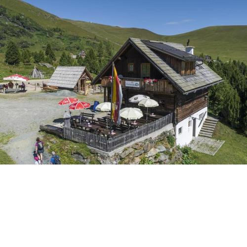 Zirbenhütte am Falkert auf der Heidi-Alm