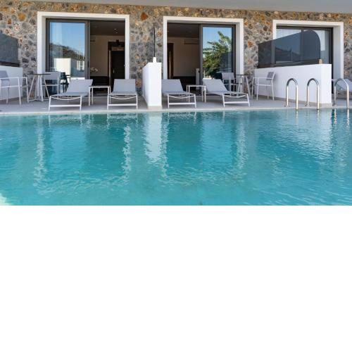 Zoes Hotel & Suites