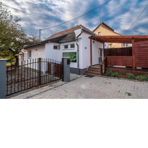 Zsálya Vendégház