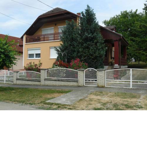 Zsuzsi Apartman