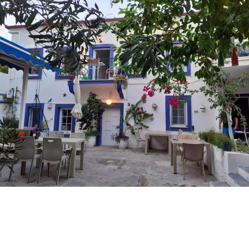 Zümrüt butik bodrum
