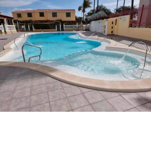 3Etagen-Ferienhaus,beheizter Pool,WLan,Entspannung