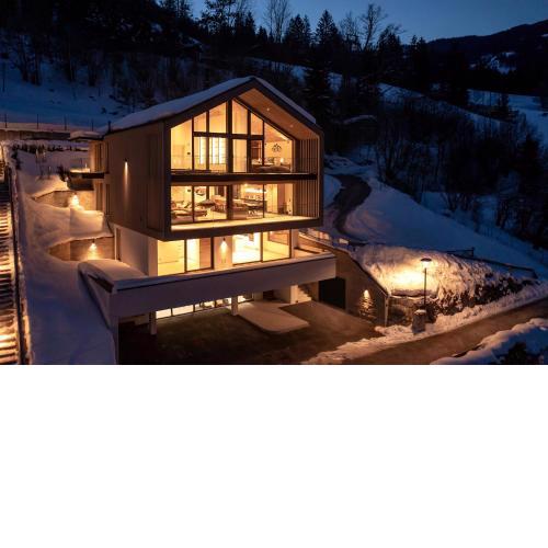 Bear & Bison Lake View - NEW with gourmet catering options