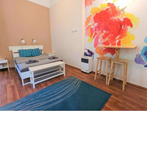 Flora's Room - Stylish central studio