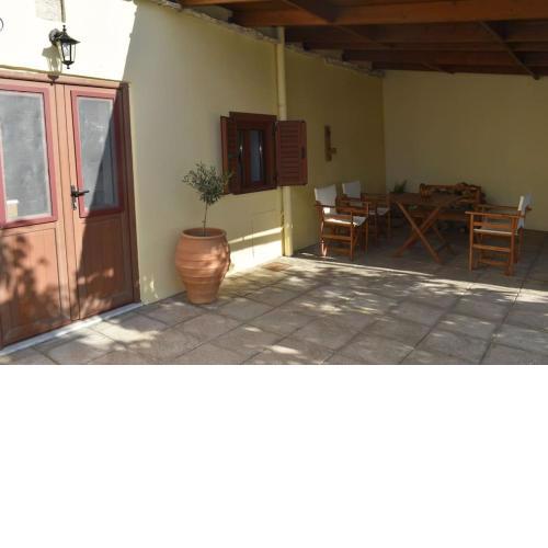 Lithos House