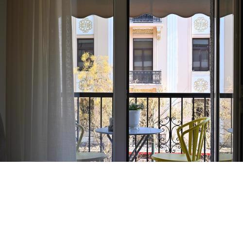 Nemesis - king size apartment!