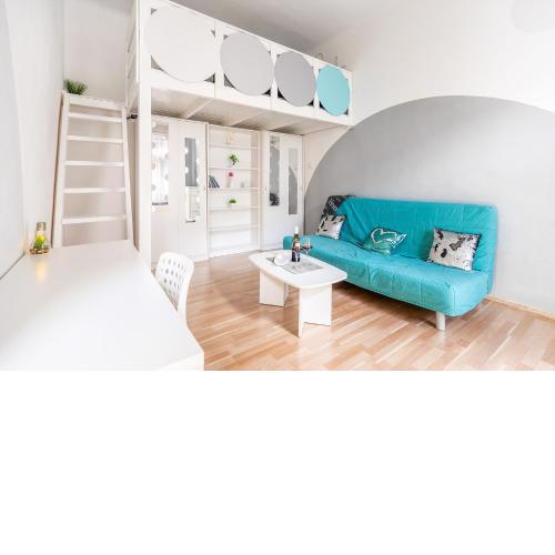 Sunny Dots Apartment