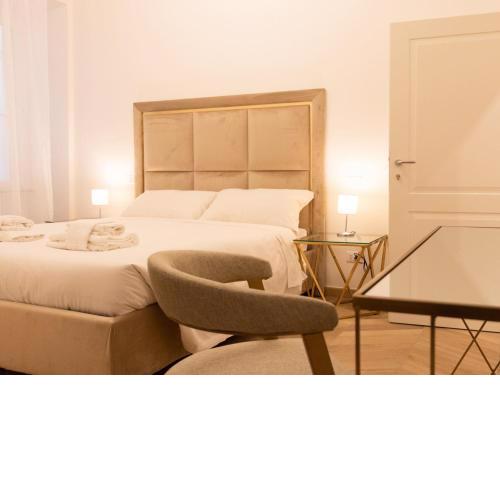The Best Rent - Elegant five-bedrooms apartment near Colosseo